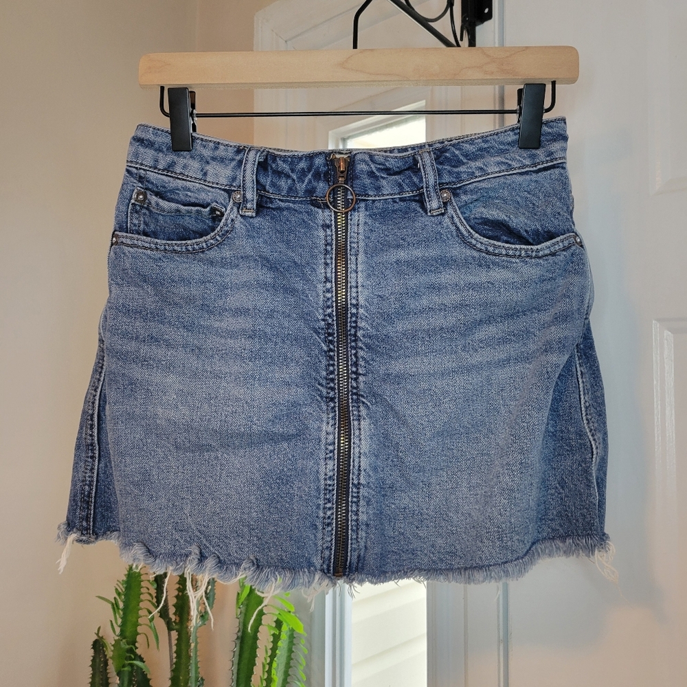 Free People We The Free Zip It Up‎ Mini Denim Jean Skirt, Size 25